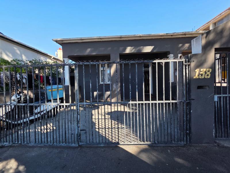 5 Bedroom Property for Sale in Maitland Western Cape